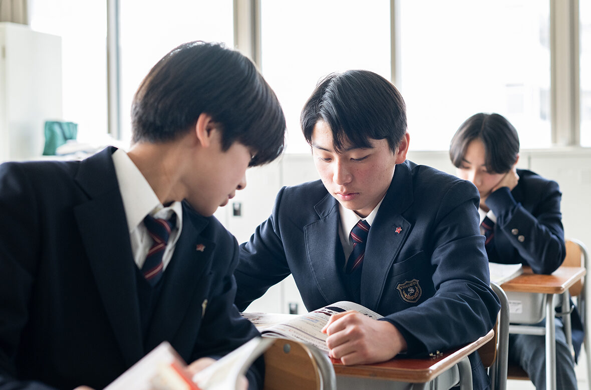 駿台学園中学校は他校に負けない特色があります。