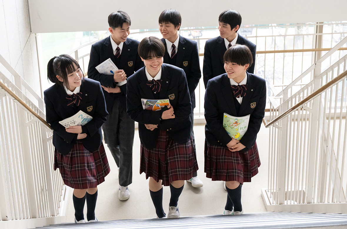 駿台学園中学校は他校に負けない特色があります。